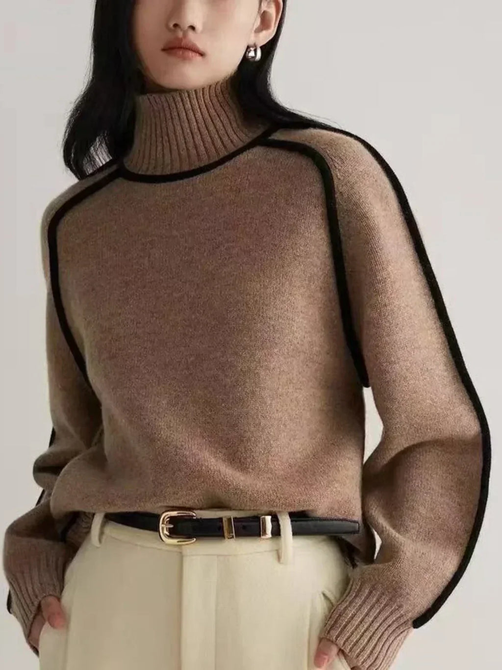 Valeria - ELEGANT TURTLENECK SWEATER
