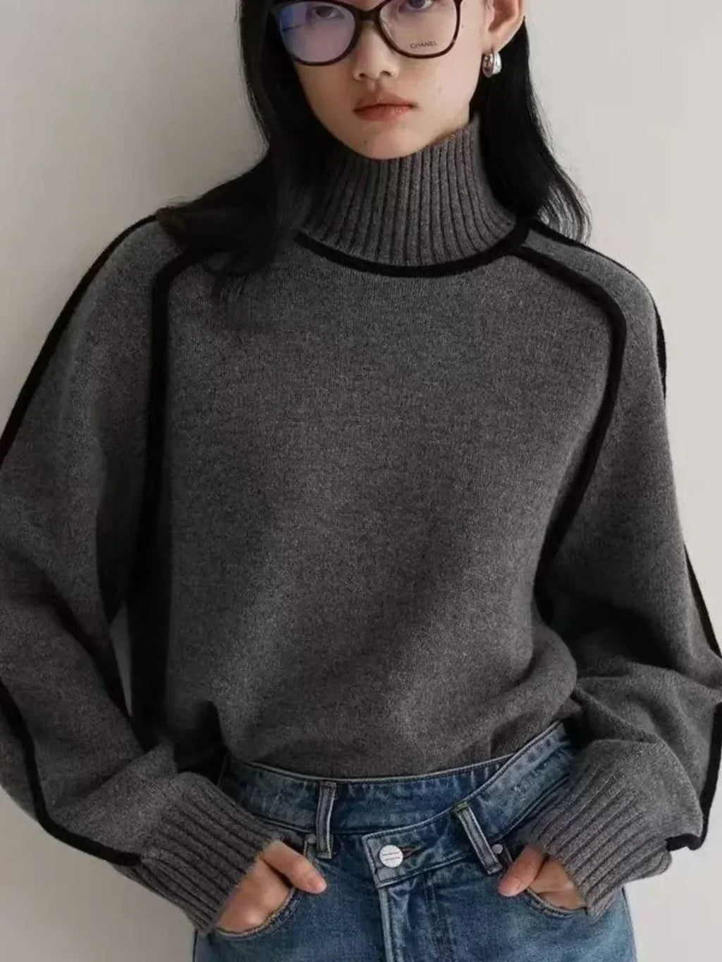 Valeria - ELEGANT TURTLENECK SWEATER